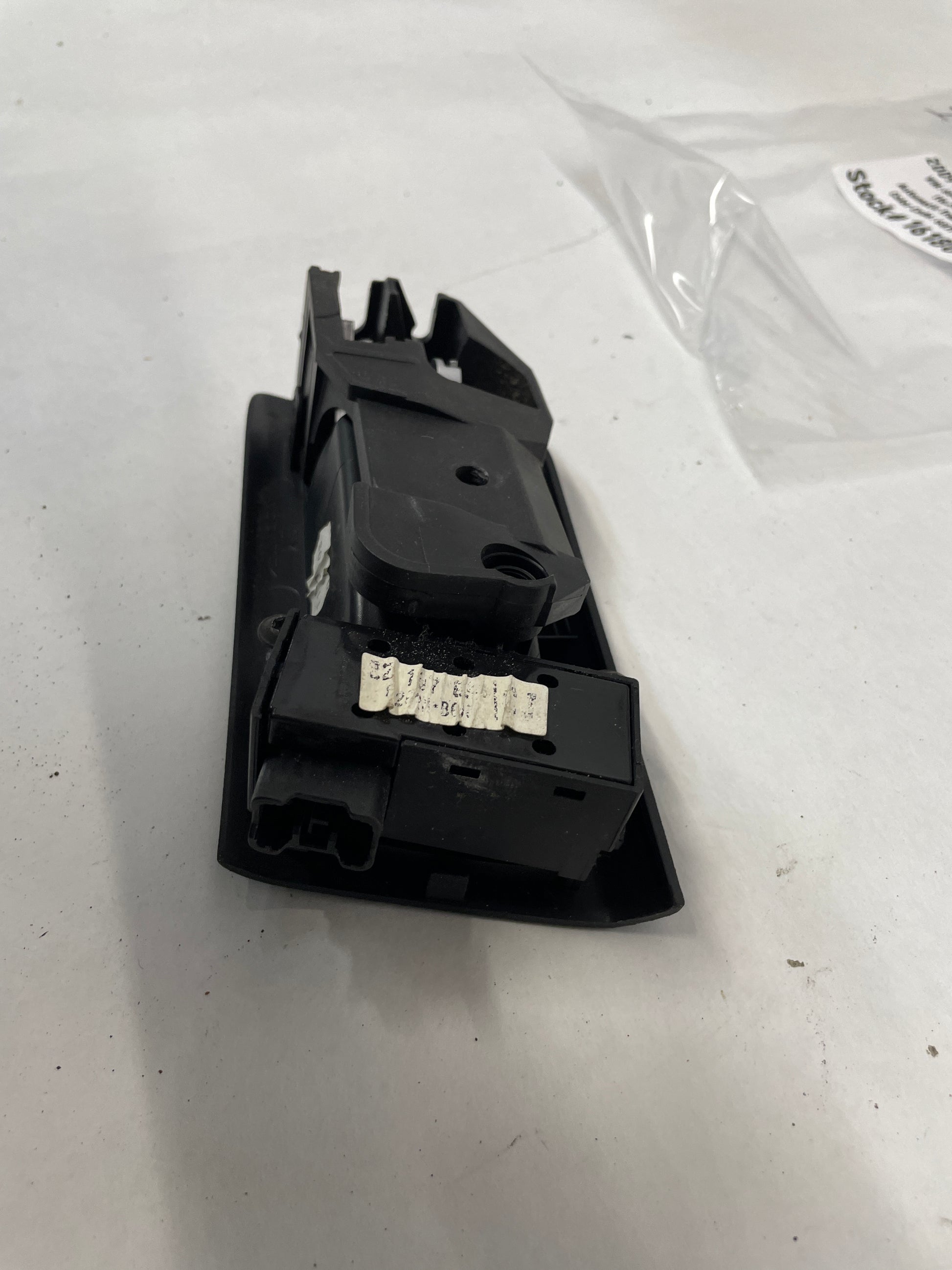 2009 Pontiac G8 RH Passenger Rear Interior Door Handle OEM - Day's Parts Yard