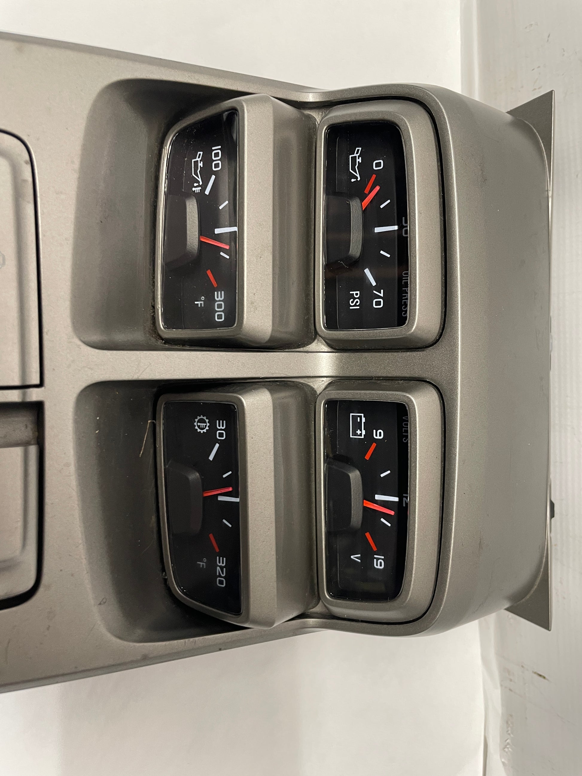 2012 Chevy Camaro SS Center Console Auxiliary Gauges Shifter Bezel Trim Panel OEM - Day's Parts Yard
