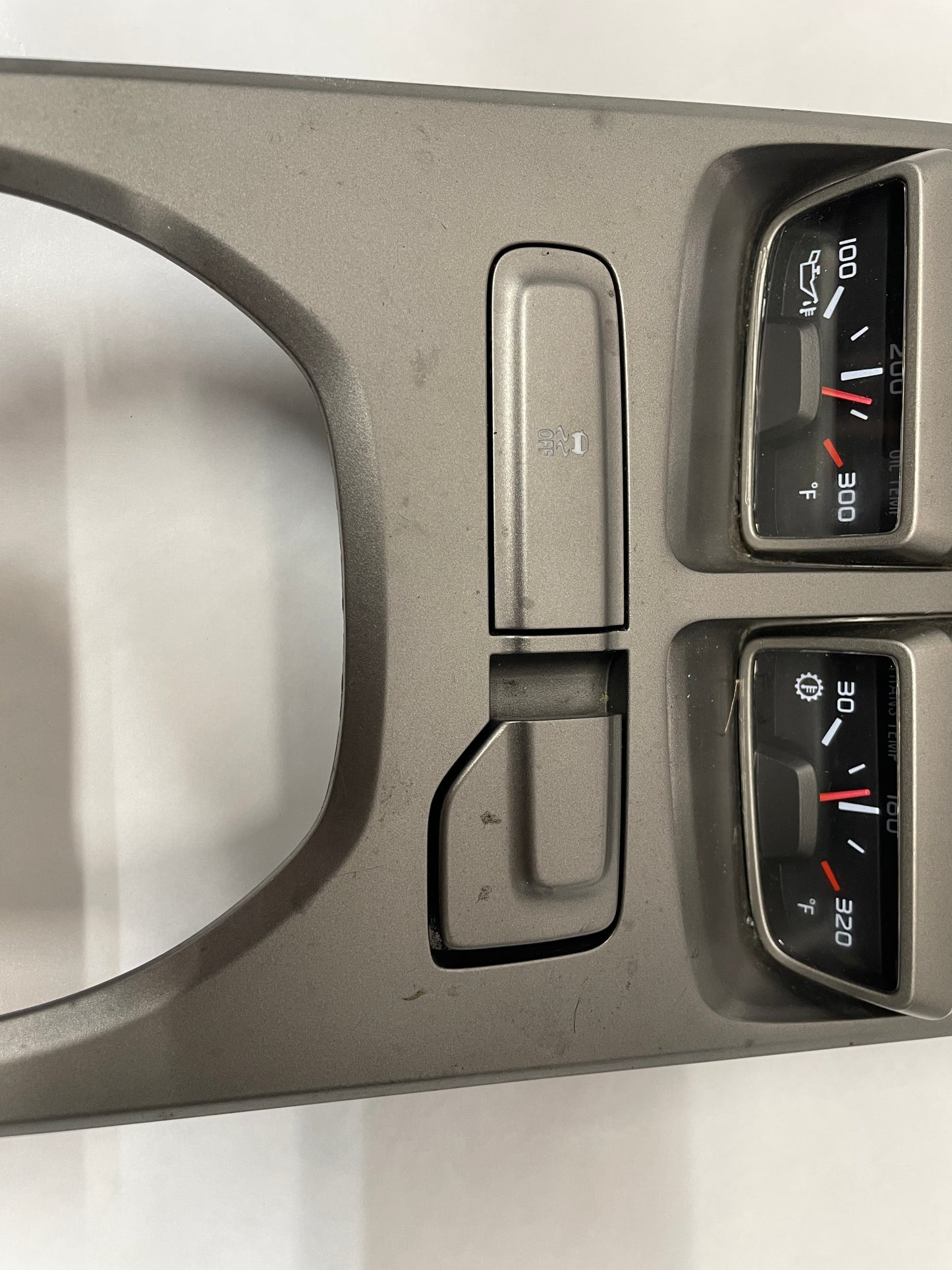 2012 Chevy Camaro SS Center Console Auxiliary Gauges Shifter Bezel Trim Panel OEM - Day's Parts Yard