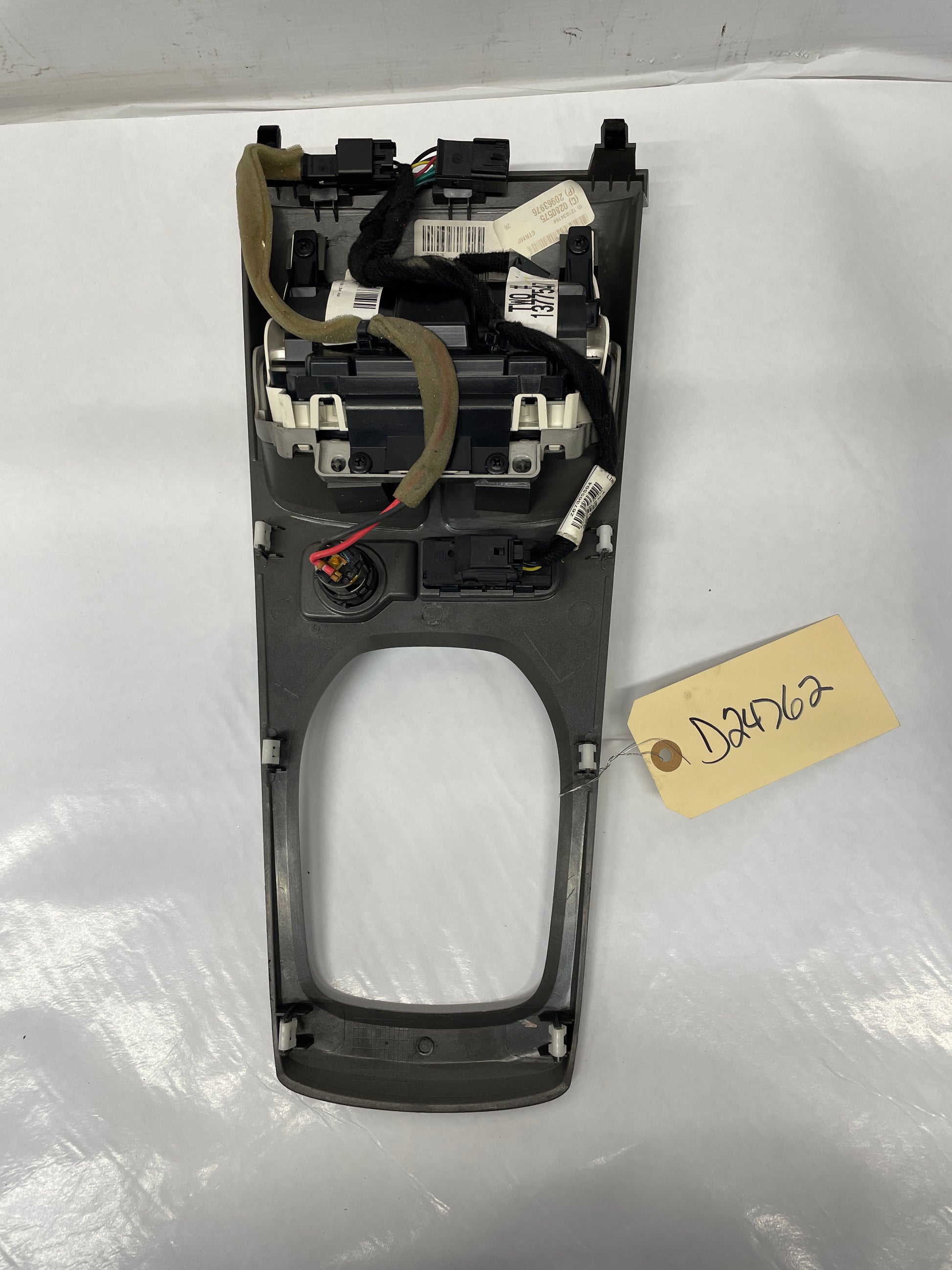 2012 Chevy Camaro SS Center Console Auxiliary Gauges Shifter Bezel Trim Panel OEM - Day's Parts Yard