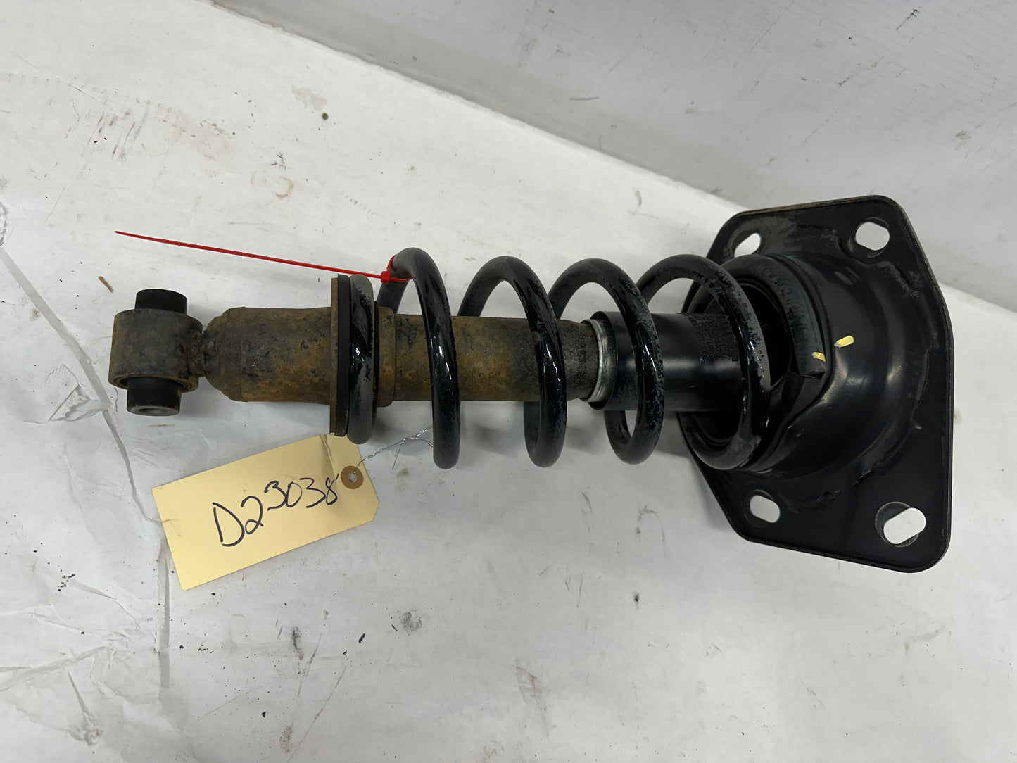2010 Chevy Camaro SS RH Passenger Rear Shock Strut Absorber OEM - Day's Parts Yard