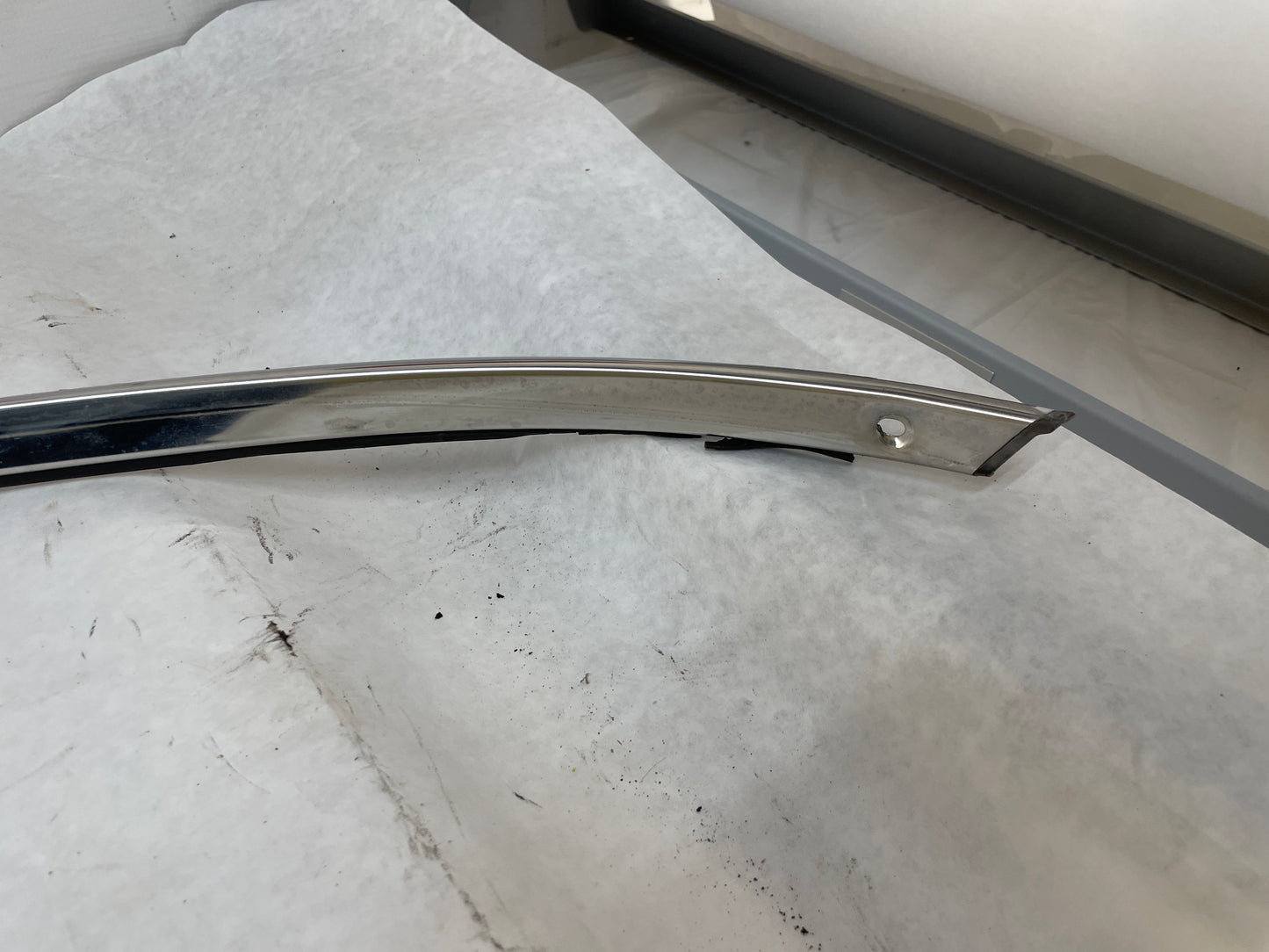 2013 Chevy Caprice PPV RH Passenger Door Roof Opening Frame Reveal Molding Trim OEM