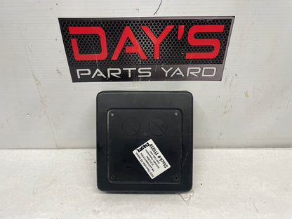 2015 Chevy SS Sedan Engine Bay Fuse Box Relay Cover Lid OEM - Day's Parts Yard