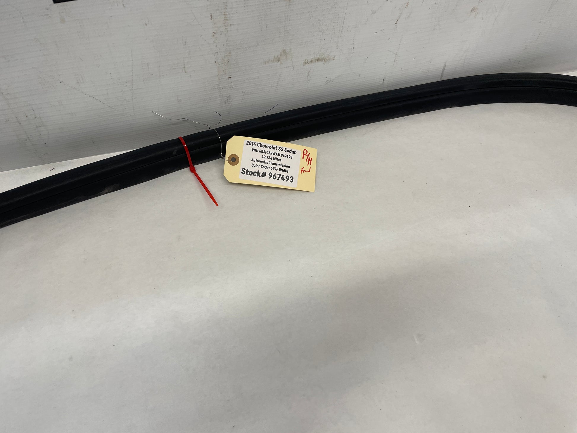 2014 Chevy SS Sedan RH Passenger Front Door Weather Strip Rubber Seal OEM - Day's Parts Yard