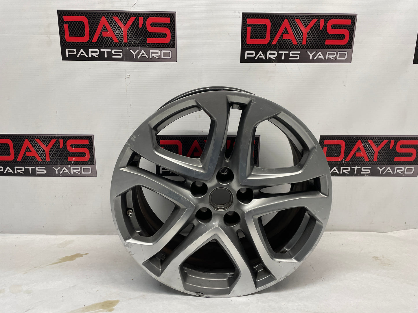 2017 Chevy SS Sedan Factory OEM Front Wheel 19x8.5 OEM