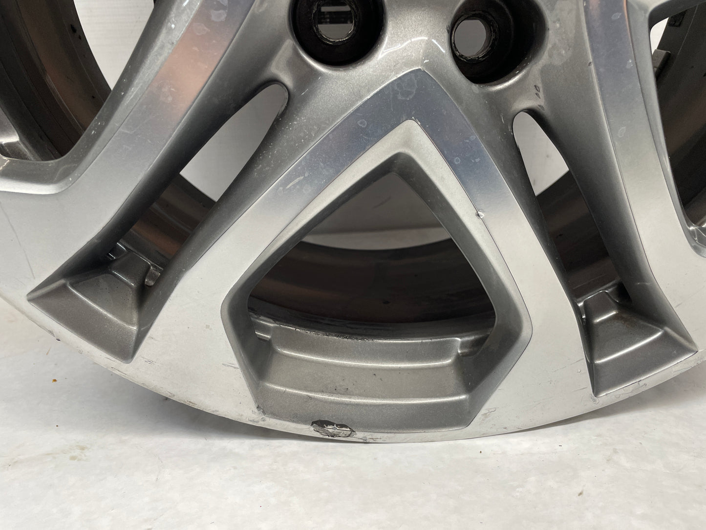 2017 Chevy SS Sedan Factory OEM Front Wheel 19x8.5 OEM