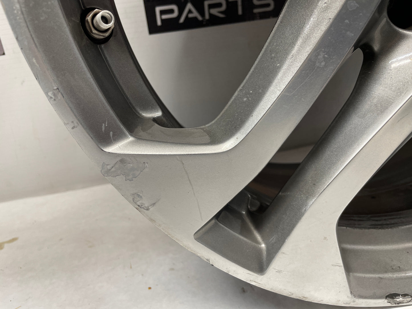2017 Chevy SS Sedan Factory OEM Front Wheel 19x8.5 OEM