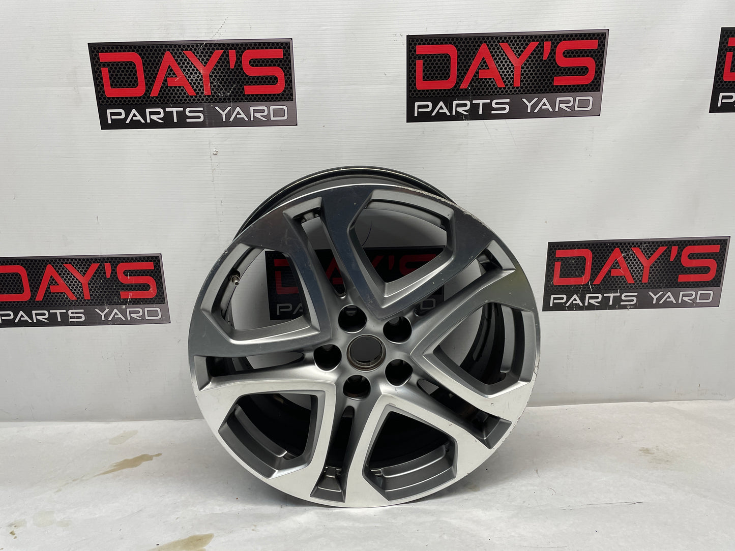 2017 Chevy SS Sedan Factory OEM Front Wheel 19x8.5 OEM