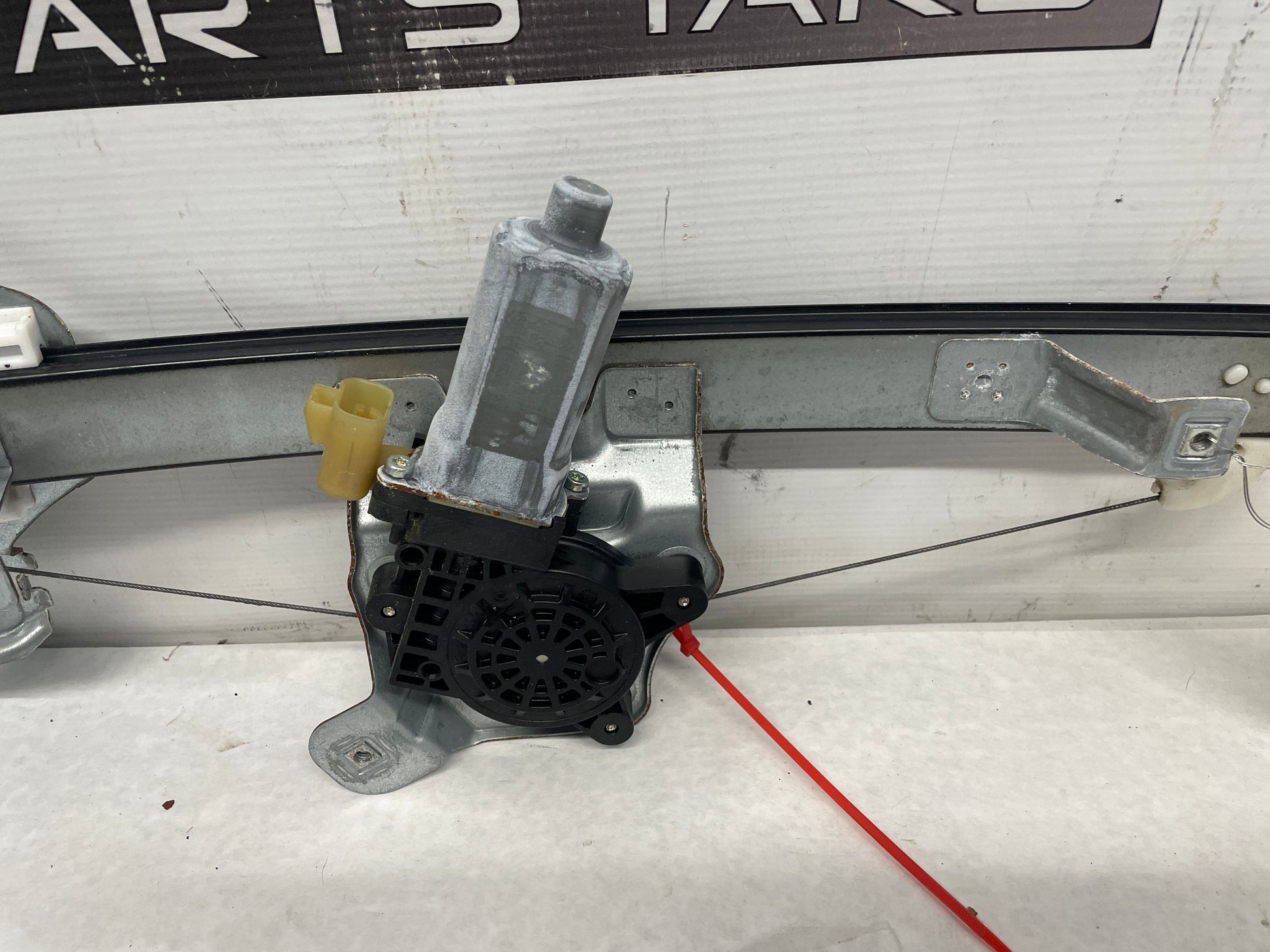 2015 Chevy SS Sedan RH Passenger Rear Door Window Regulator Motor OEM - Day's Parts Yard