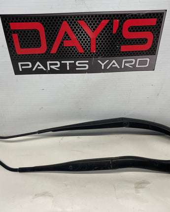 2004 Pontiac GTO RH & LH Windshield Wiper Arms OEM