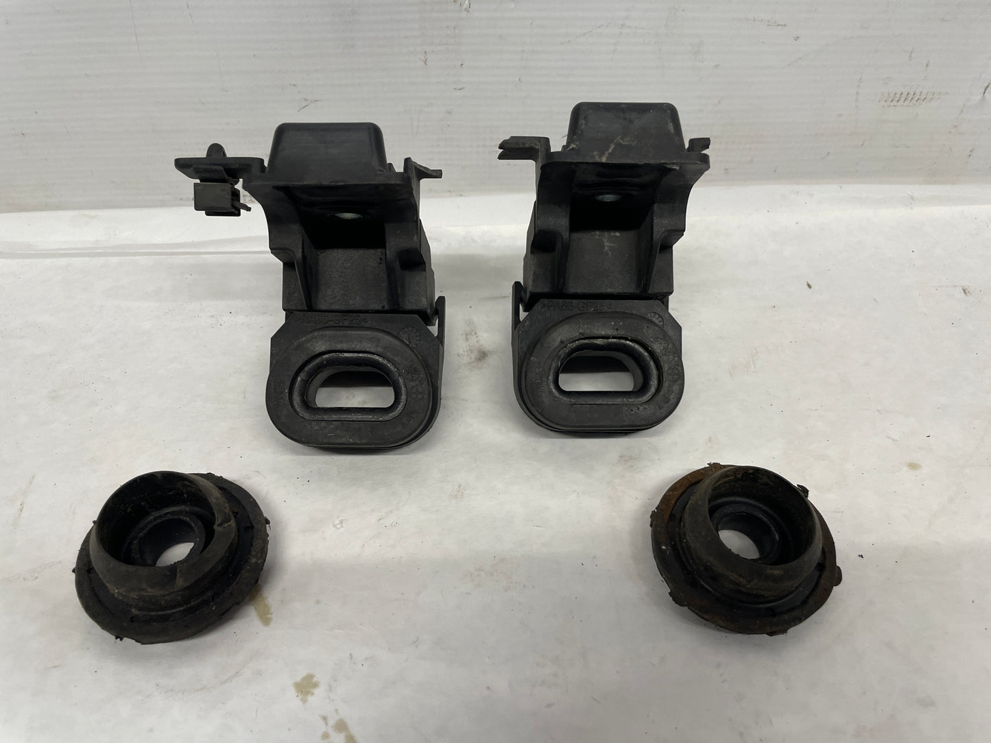 2012 Chevy Caprice PPV Upper Radiator Mounts and Lower Insulator Rubber Bushings OEM