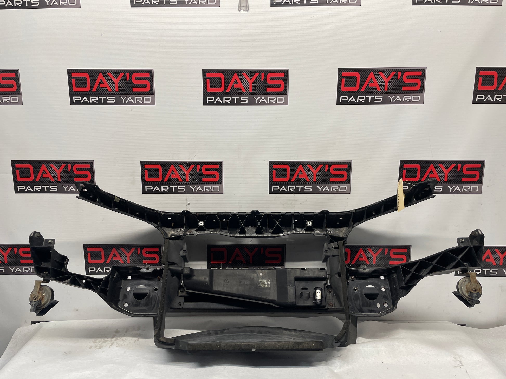 2015 Chevy SS Sedan Front Radiator Core Support Bracket Brace Assembly OEM - Day's Parts Yard