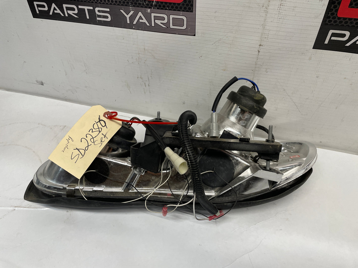 1999 Chevy Camaro Z28 RH & LH Headlights Head Light Lamps Aftermarket Assembly - Day's Parts Yard
