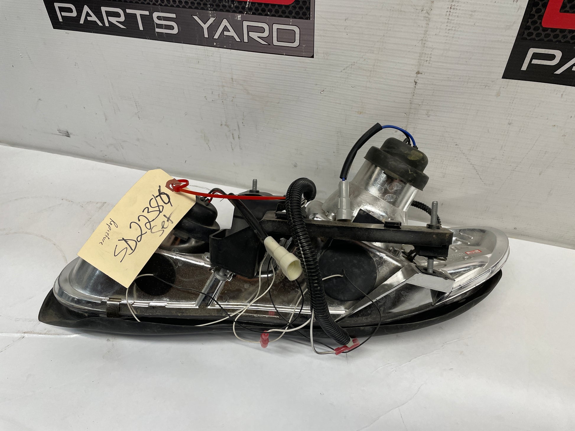 1999 Chevy Camaro Z28 RH & LH Headlights Head Light Lamps Aftermarket Assembly - Day's Parts Yard