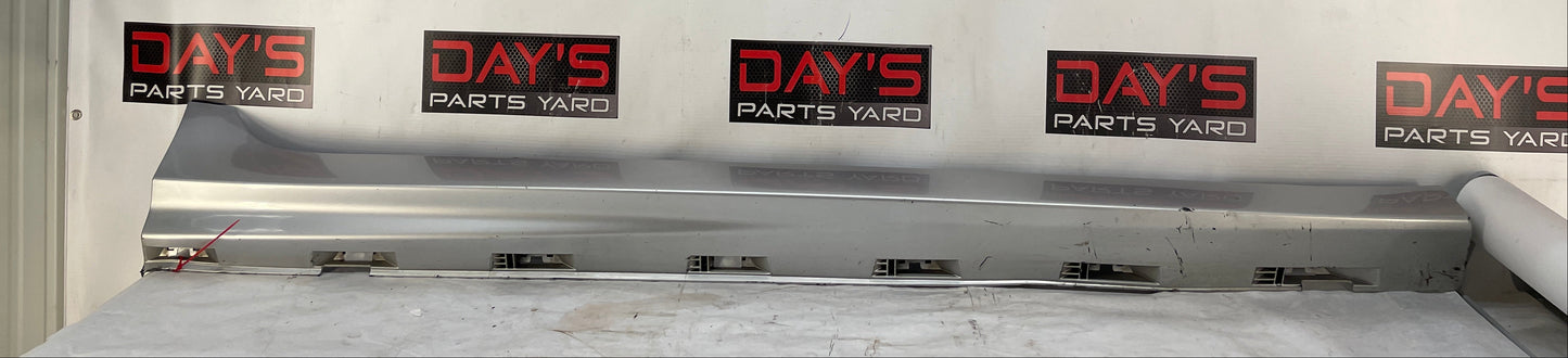 2015 Chevy SS Sedan RH Passenger Rocker Molding Side Skirt Panel Trim Silver OEM