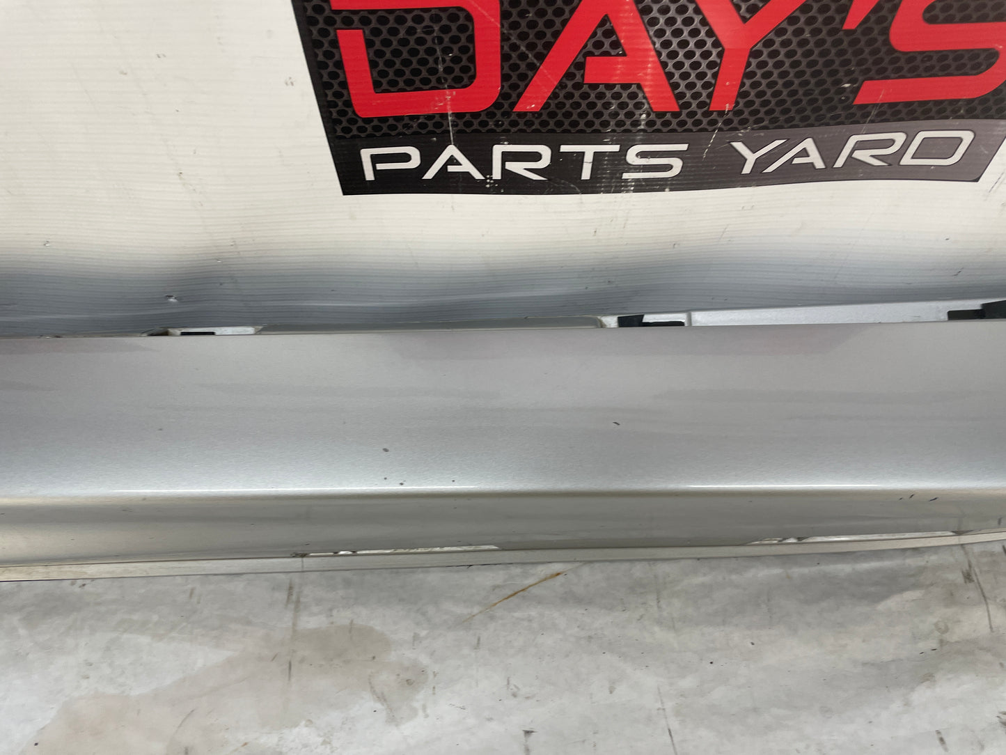 2015 Chevy SS Sedan RH Passenger Rocker Molding Side Skirt Panel Trim Silver OEM