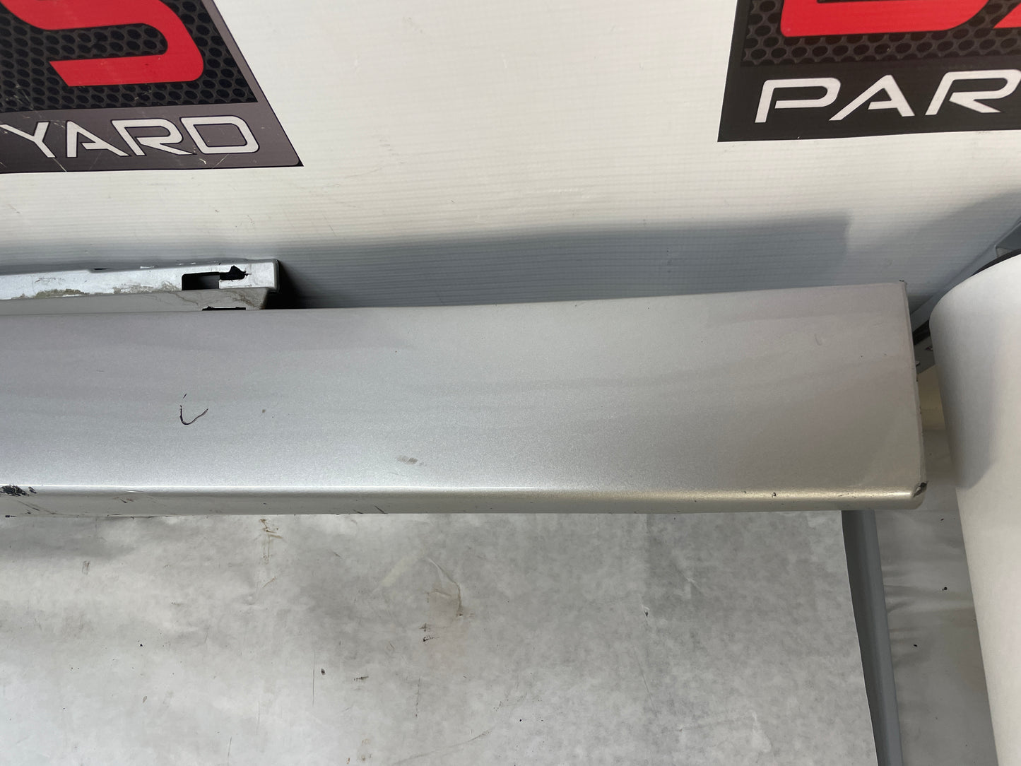 2015 Chevy SS Sedan RH Passenger Rocker Molding Side Skirt Panel Trim Silver OEM