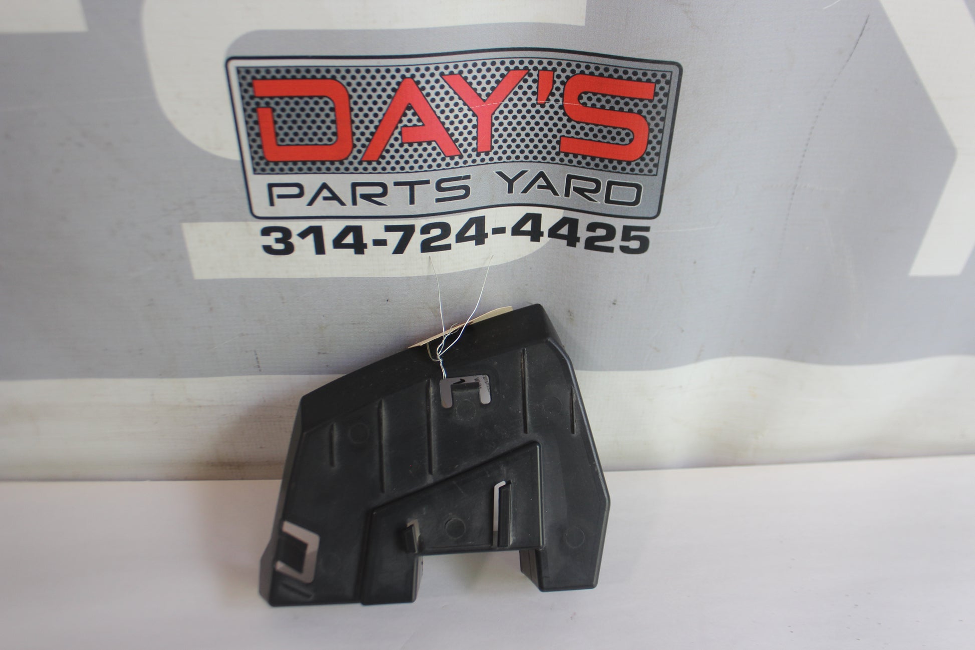 2019 Chevy Tahoe K1500 Premier RH Passenger Tail Light Bracket OEM - Day's Parts Yard