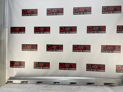 2015 Chevy SS Sedan RH Passenger Rocker Molding Side Skirt Panel Trim Silver OEM