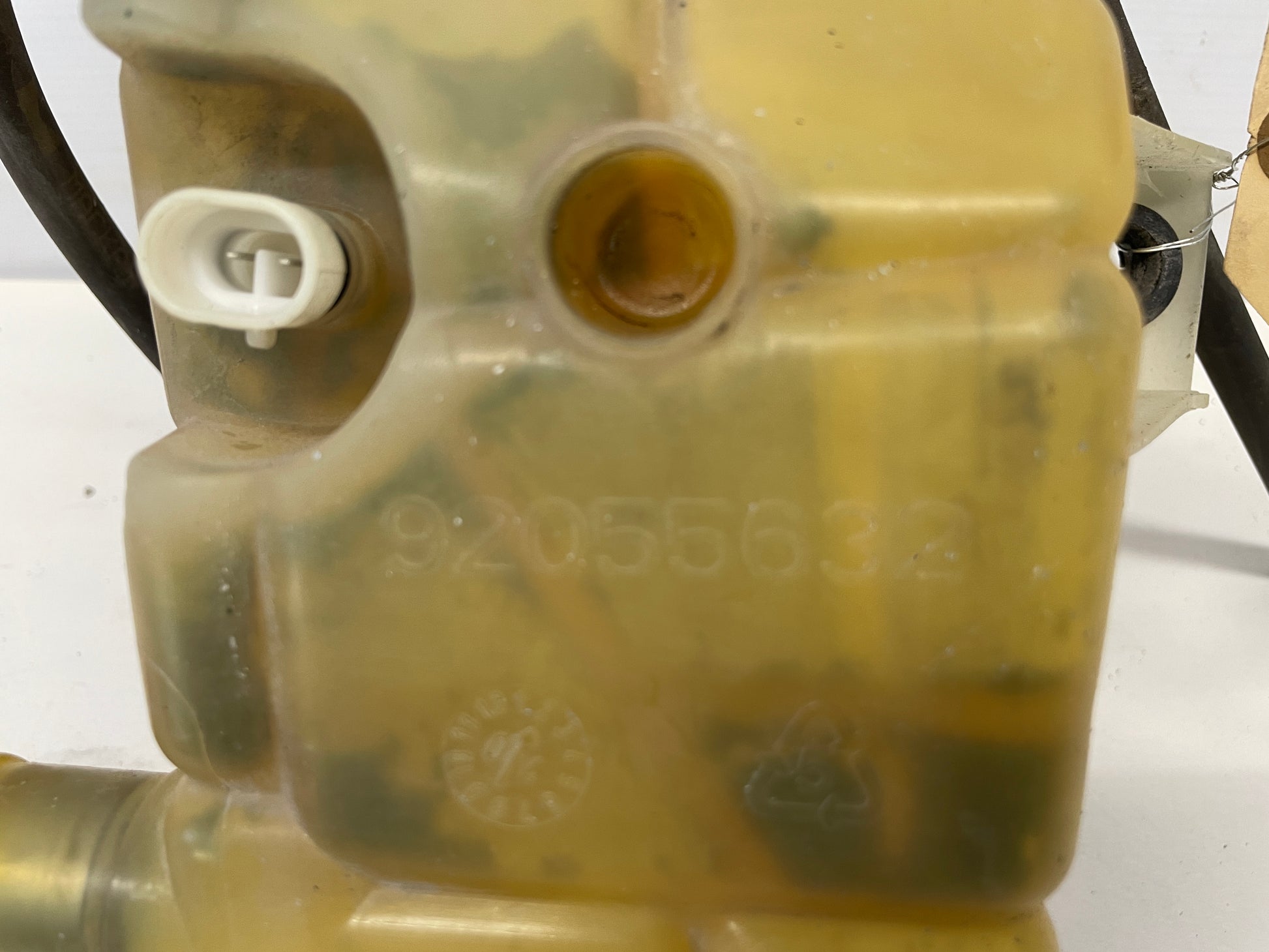 2004 Pontiac GTO Coolant Over Flow Tank Reservoir Bottle w/ Hoses OEM - Day's Parts Yard