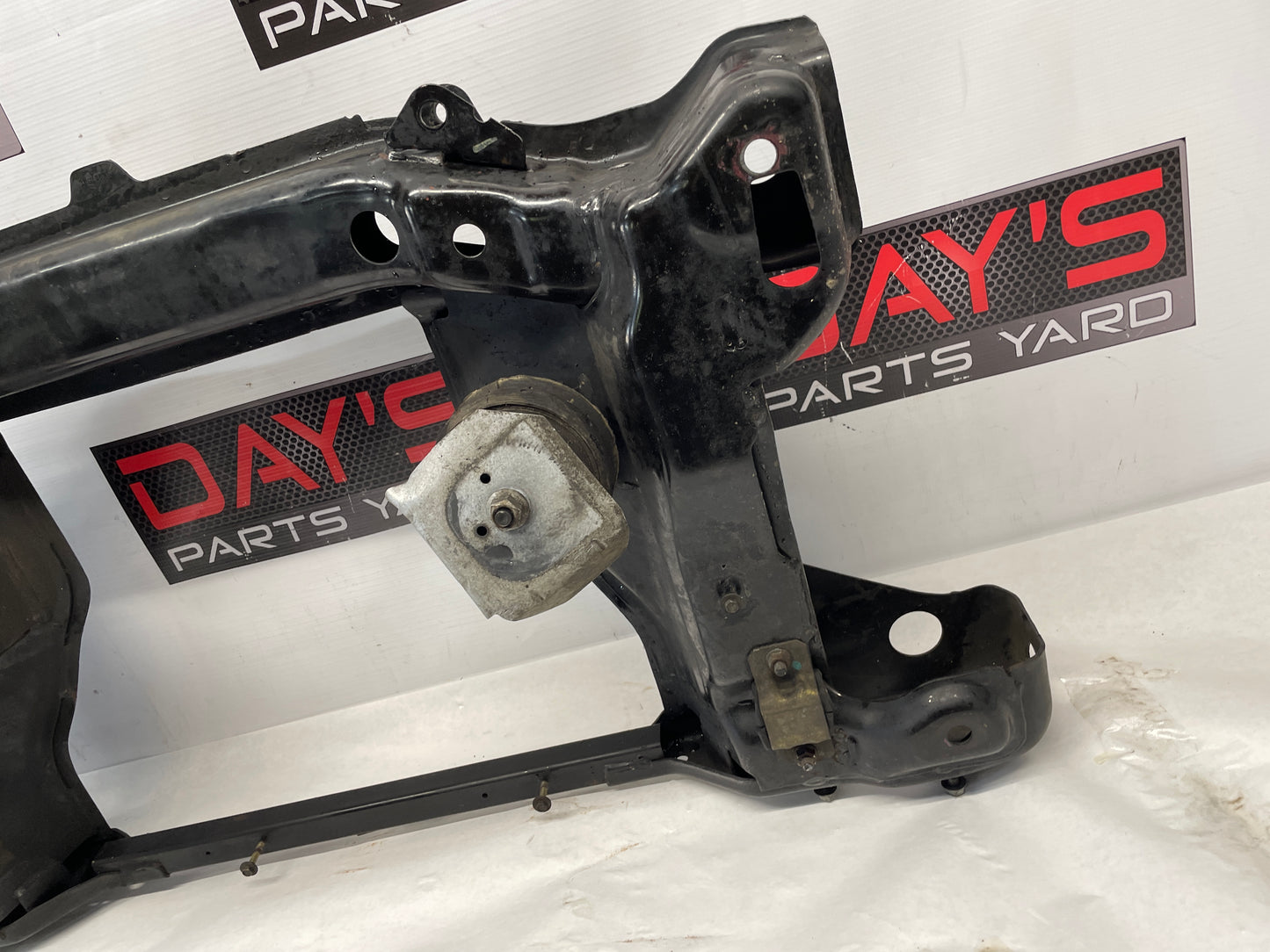 2005 Pontiac GTO Front Suspension Engine Cradle K Member Sub Frame OEM