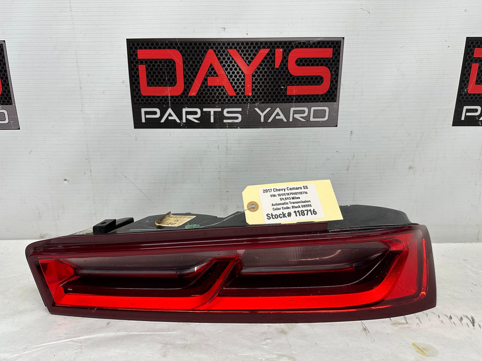 2017 Chevy Camaro SS RH Passenger Tail Light Taillight Lamp OEM - Day's Parts Yard