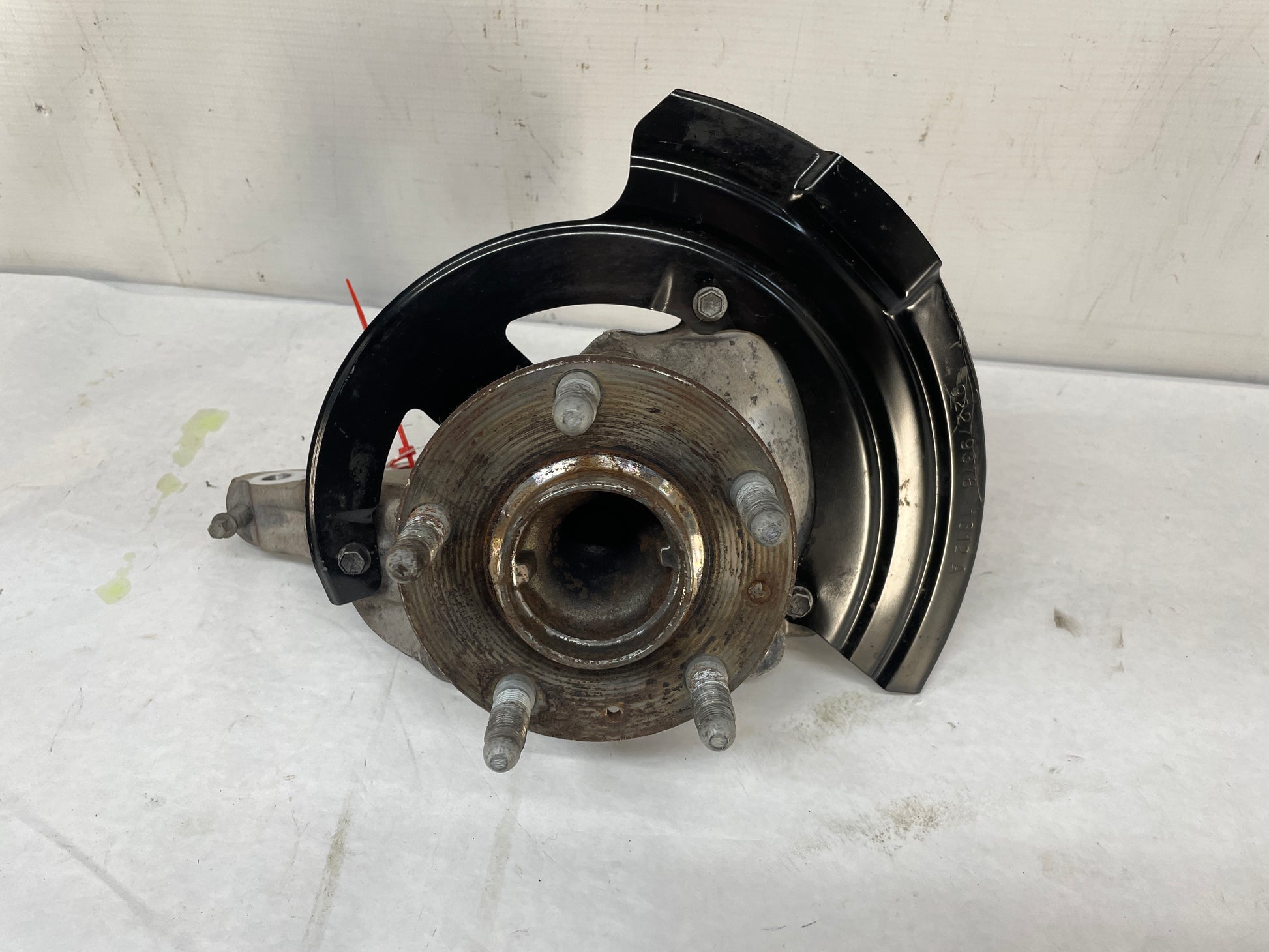 2017 Chevy SS Sedan RH Passenger Front Suspension Hub Knuckle Spindle Wheel Bearing Assembly OEM - Day's Parts Yard