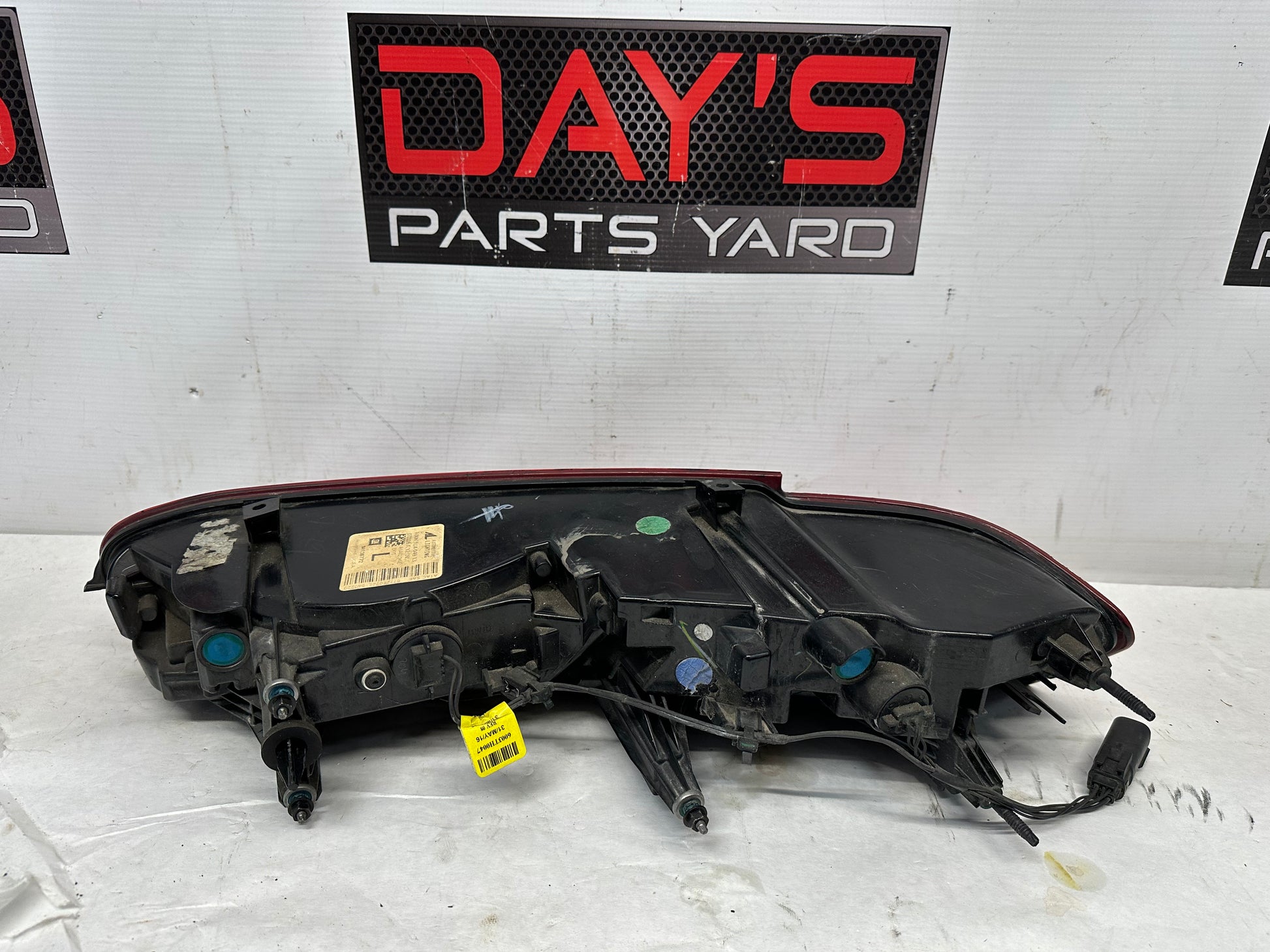 2017 Chevy Camaro SS LH Driver Tail Light Taillight Lamp OEM - Day's Parts Yard