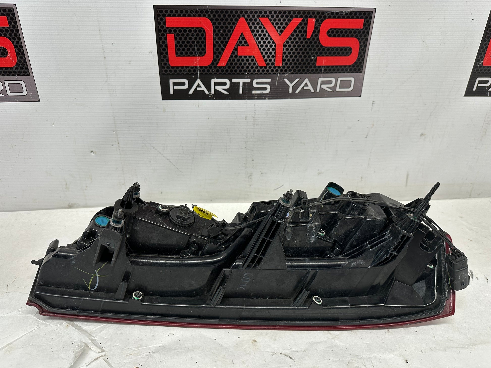2017 Chevy Camaro SS LH Driver Tail Light Taillight Lamp OEM - Day's Parts Yard