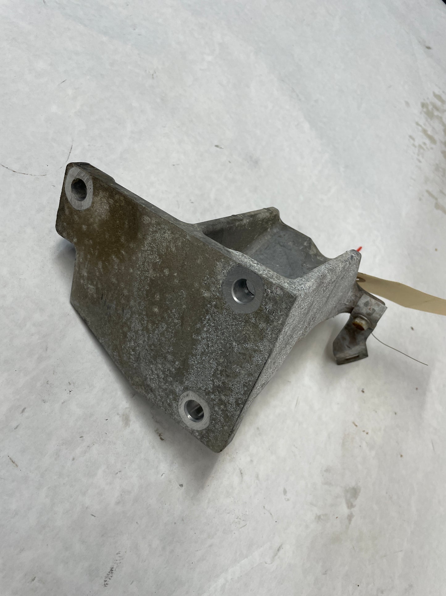 2005 Pontiac GTO RH & LH Engine Motor Mount Bracket Stands OEM - Day's Parts Yard