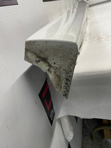 2008 Pontiac G8 Base LH Driver Rocker Molding Side Skirt Panel White OEM - Day's Parts Yard