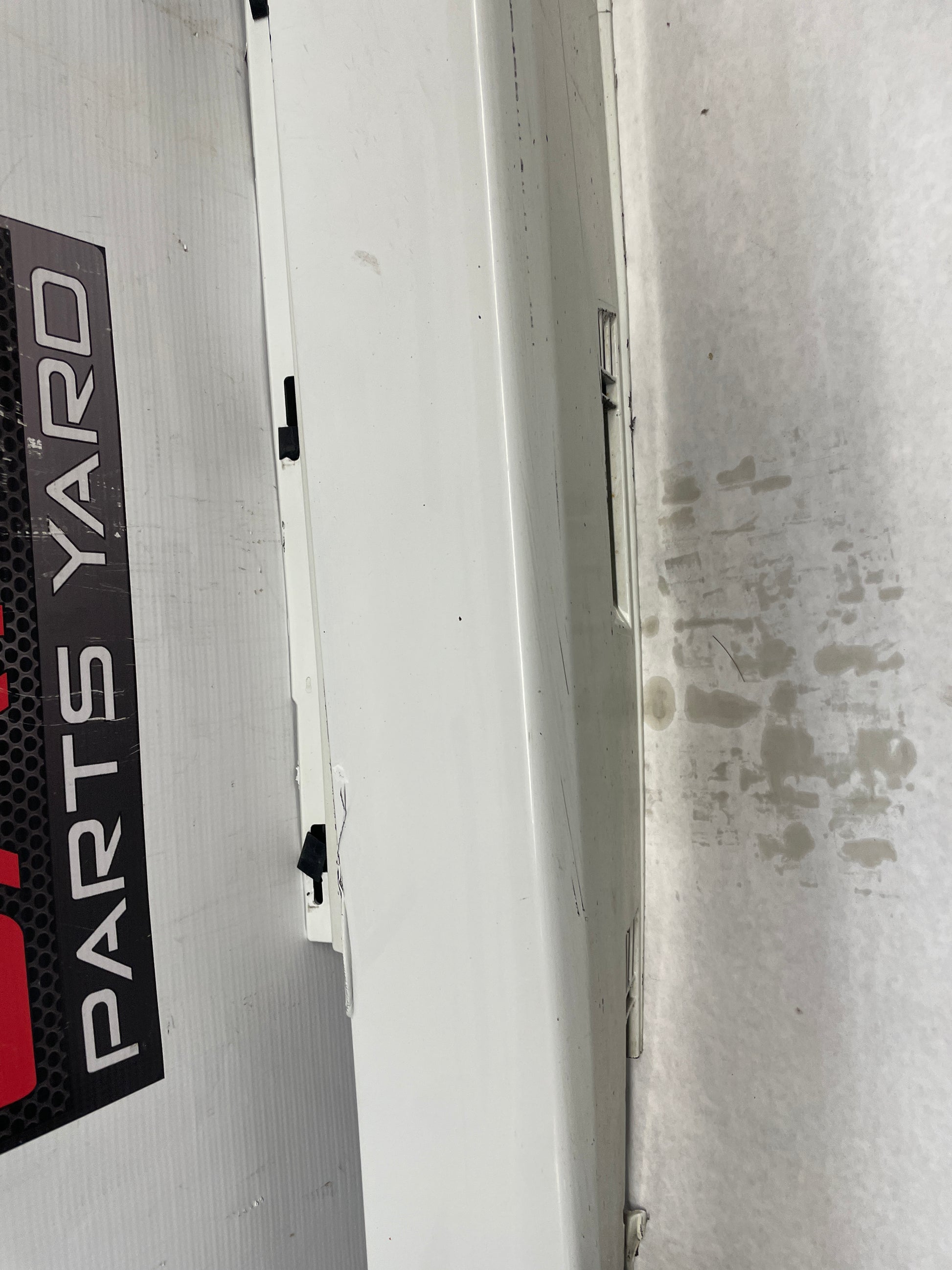2008 Pontiac G8 Base LH Driver Rocker Molding Side Skirt Panel White OEM - Day's Parts Yard