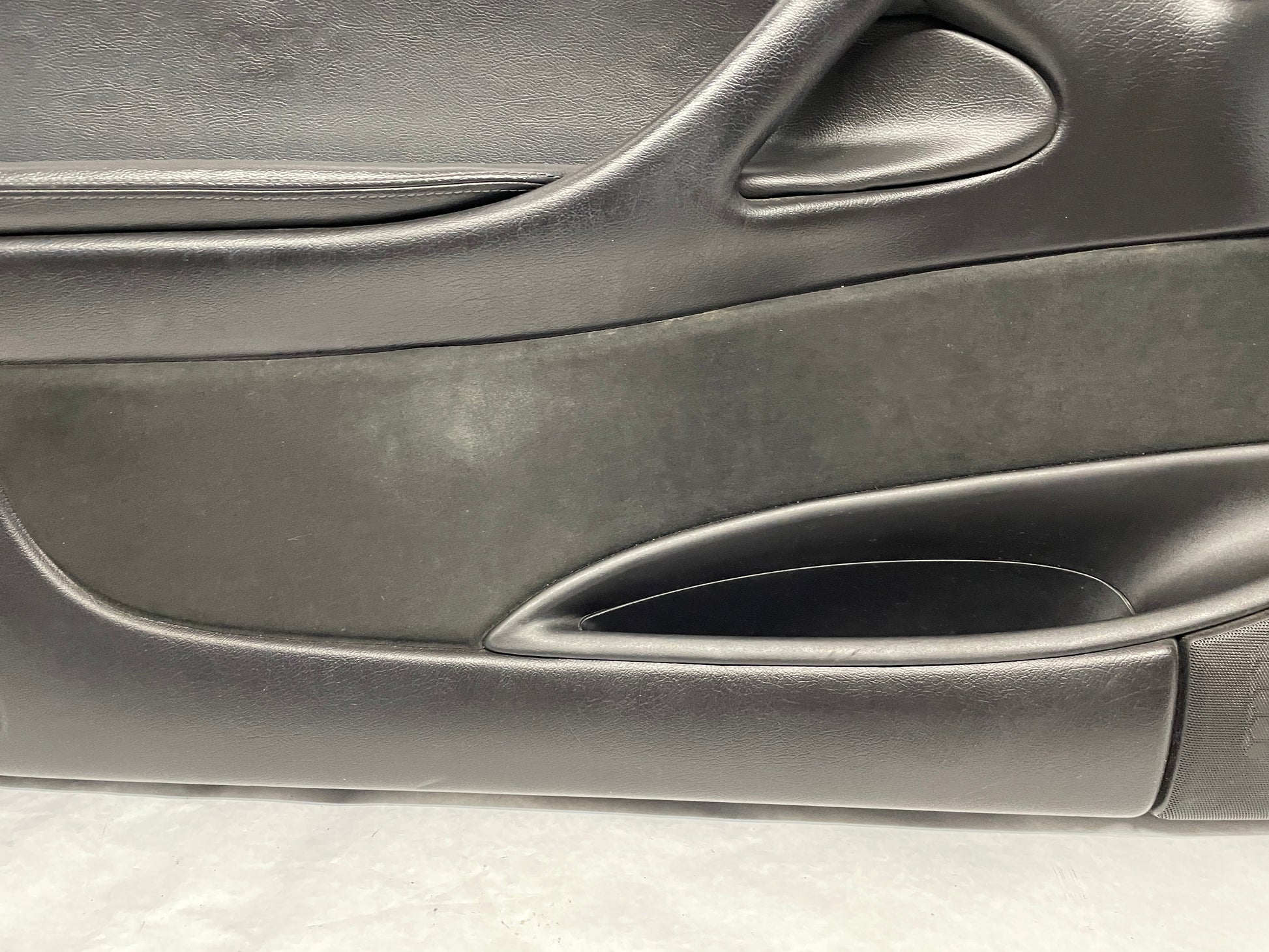 2006 Pontiac GTO LH Driver Front Interior Door Panel Trim OEM - Day's Parts Yard