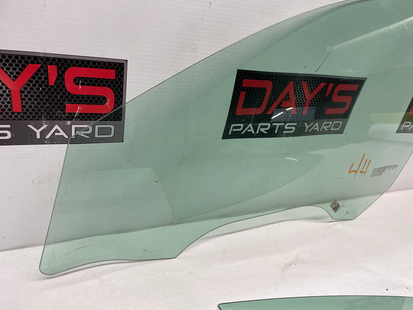 2013 Chevy Caprice PPV LH Driver Front Door Window Glass OEM