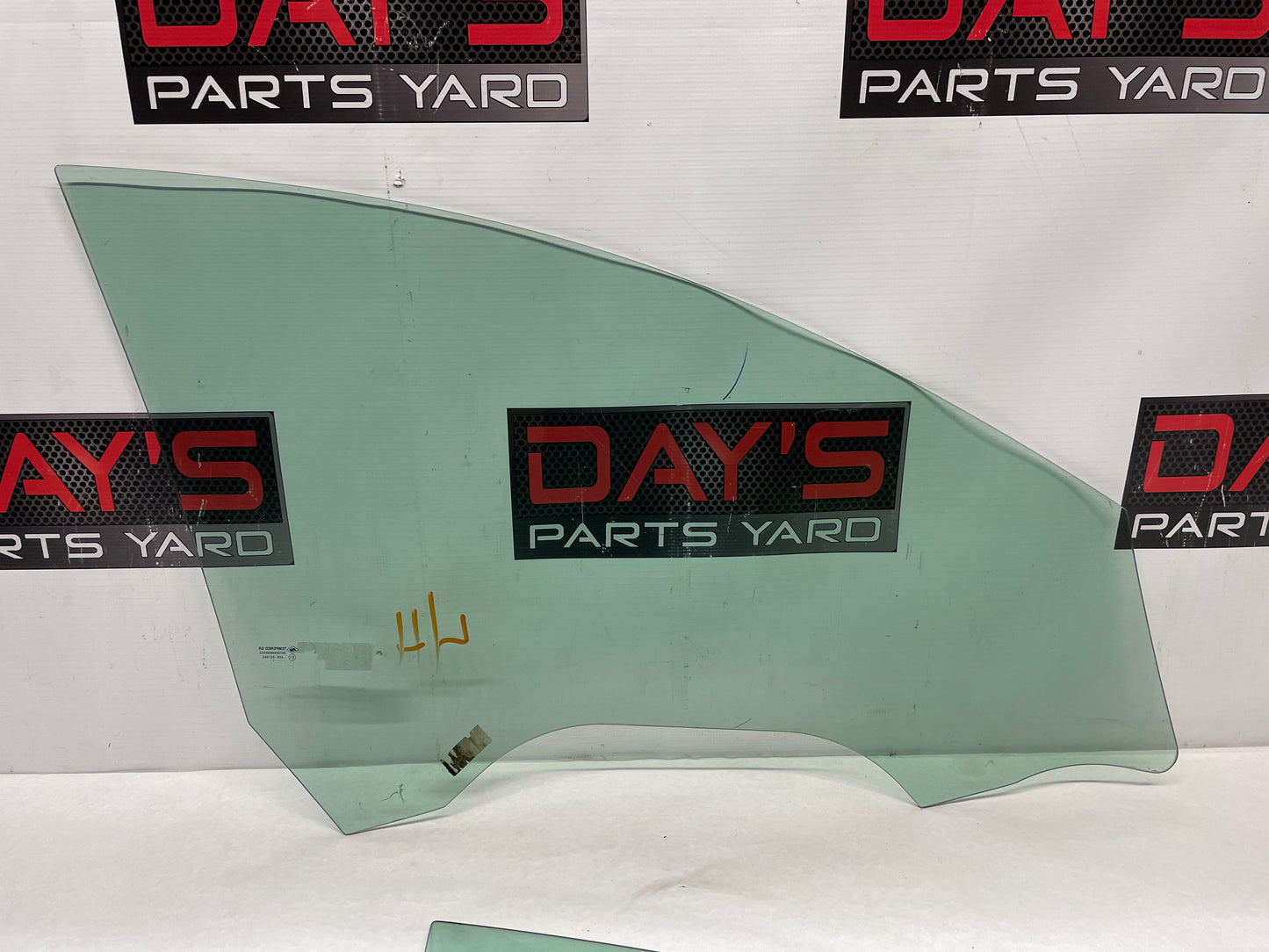 2013 Chevy Caprice PPV LH Driver Front Door Window Glass OEM