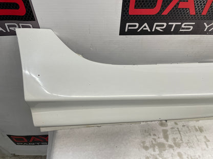 2008 Pontiac G8 Base RH Passenger Rocker Molding Side Skirt Panel White OEM - Day's Parts Yard