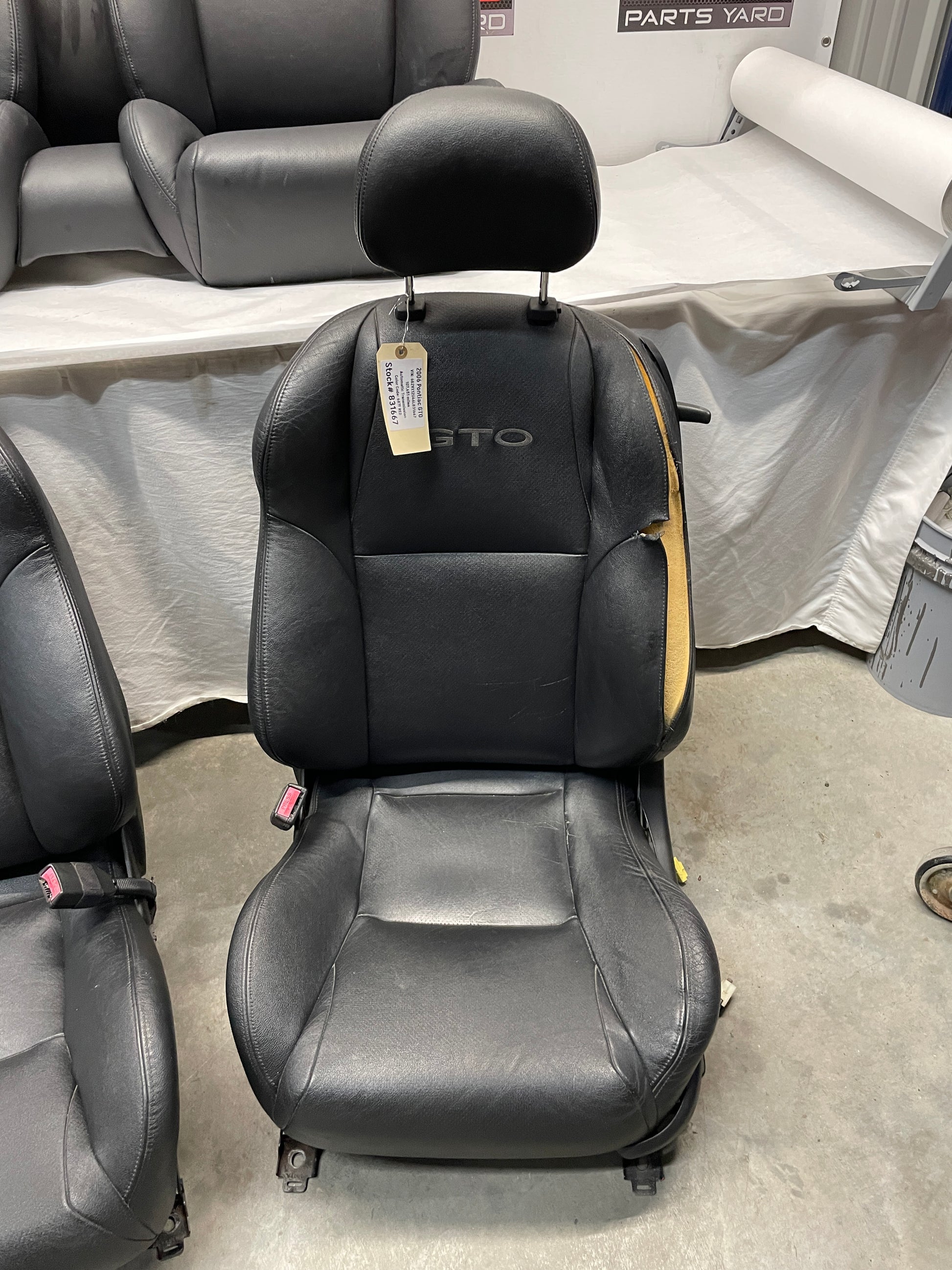 2006 Pontiac GTO Seats Front and Rear Black Leather OEM - Day's Parts Yard