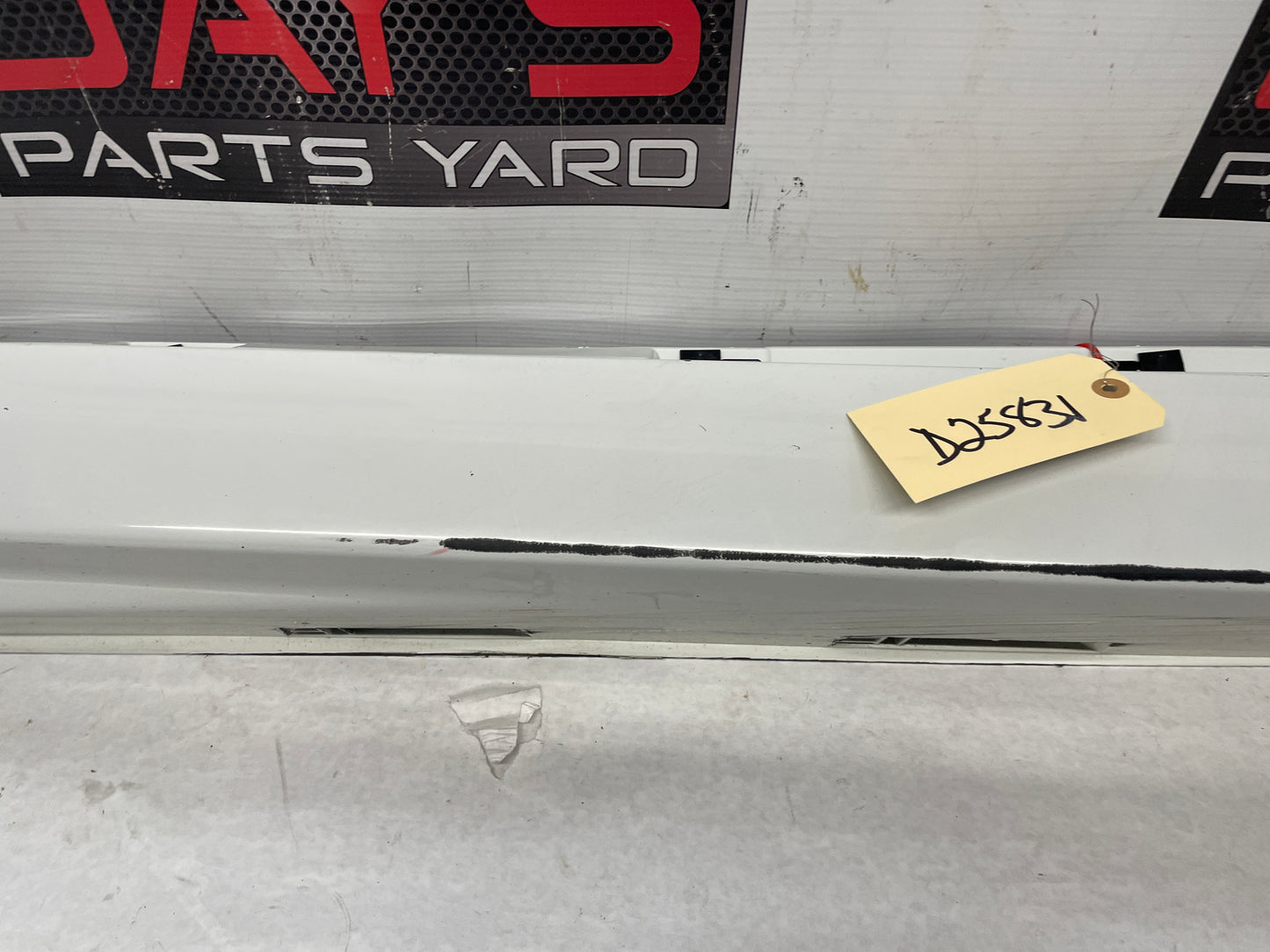 2008 Pontiac G8 Base RH Passenger Rocker Molding Side Skirt Panel White OEM - Day's Parts Yard