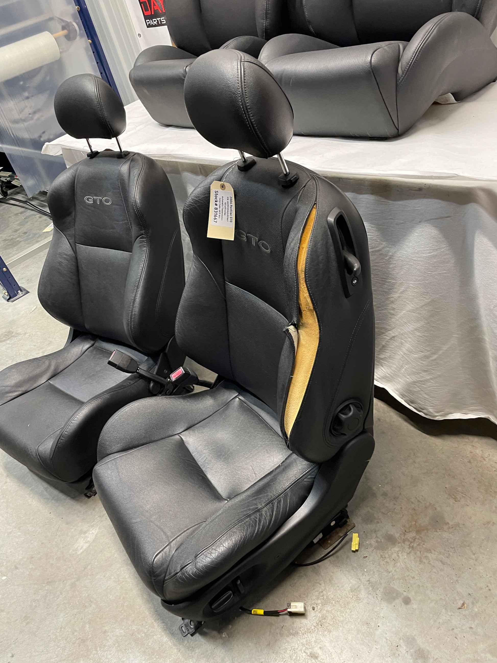 2006 Pontiac GTO Seats Front and Rear Black Leather OEM - Day's Parts Yard
