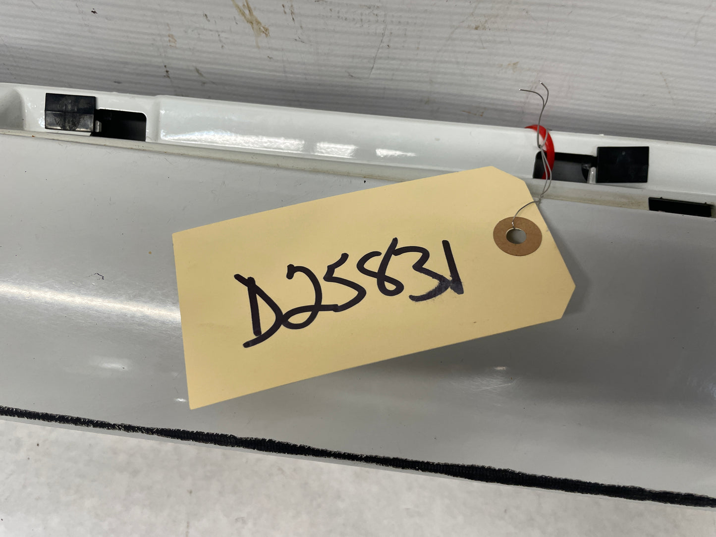 2008 Pontiac G8 Base RH Passenger Rocker Molding Side Skirt Panel White OEM - Day's Parts Yard