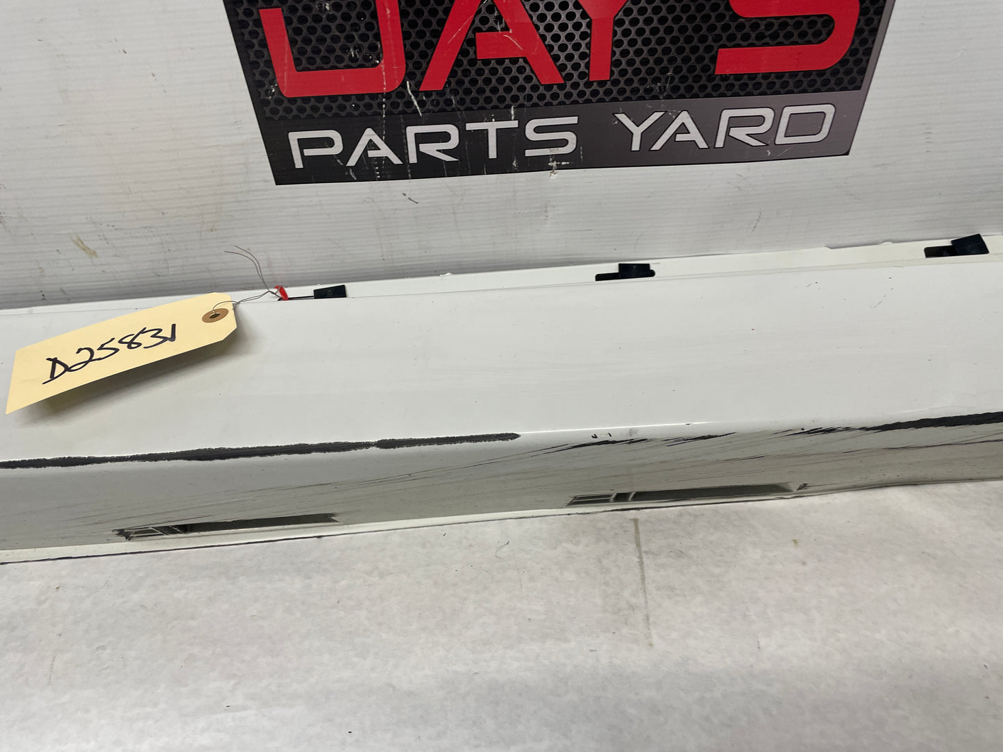 2008 Pontiac G8 Base RH Passenger Rocker Molding Side Skirt Panel White OEM - Day's Parts Yard