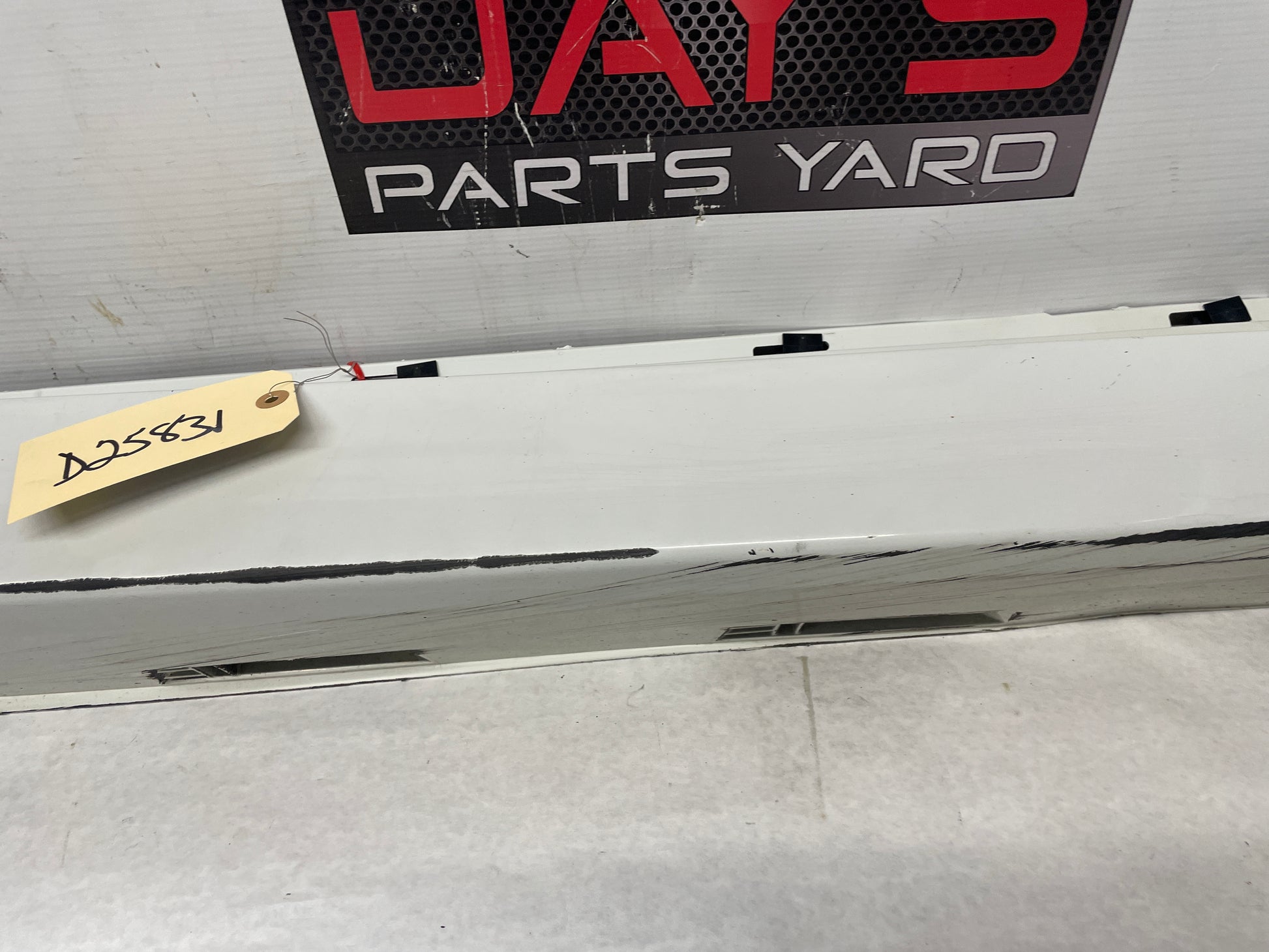 2008 Pontiac G8 Base RH Passenger Rocker Molding Side Skirt Panel White OEM - Day's Parts Yard