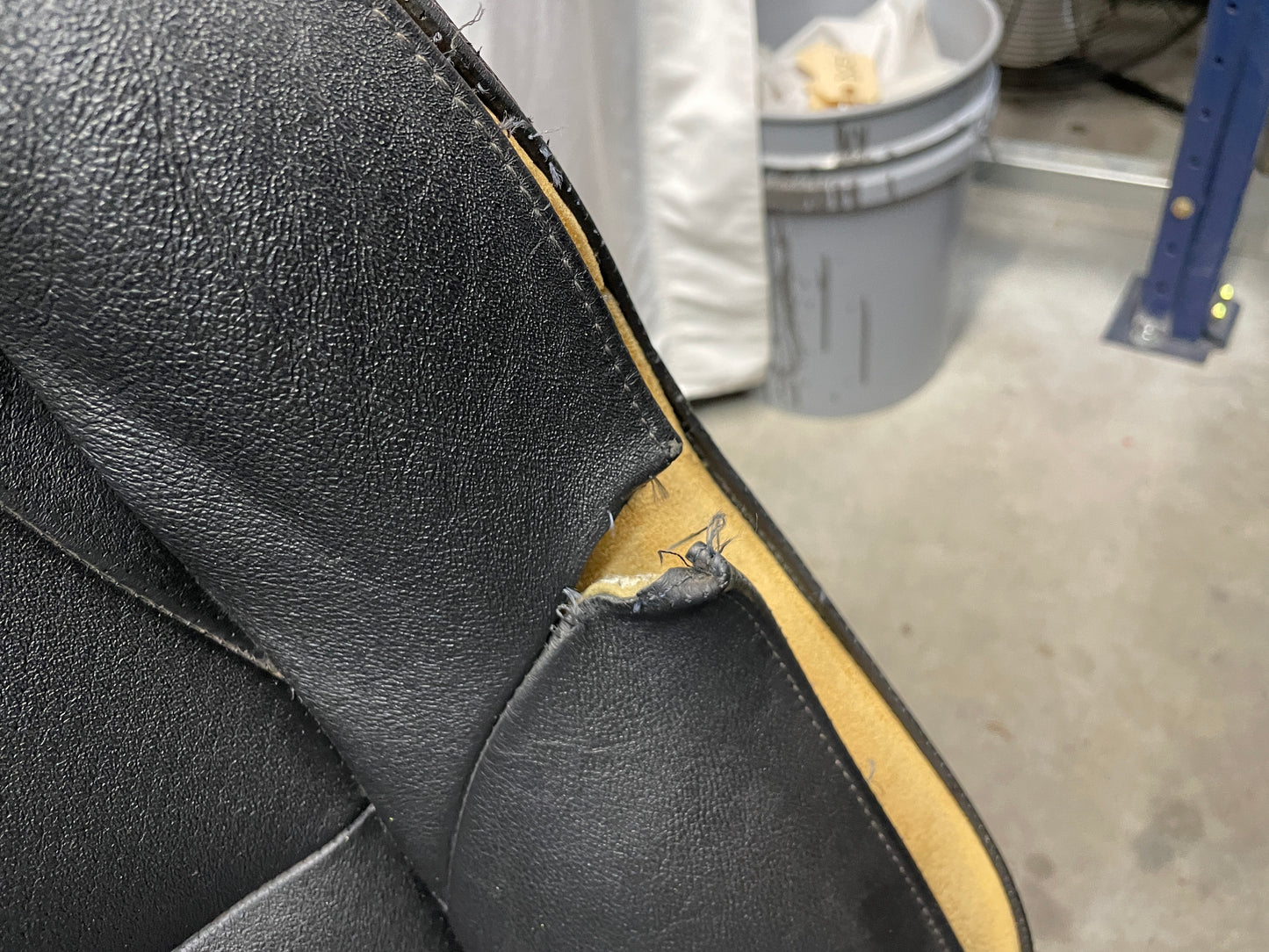 2006 Pontiac GTO Seats Front and Rear Black Leather OEM - Day's Parts Yard