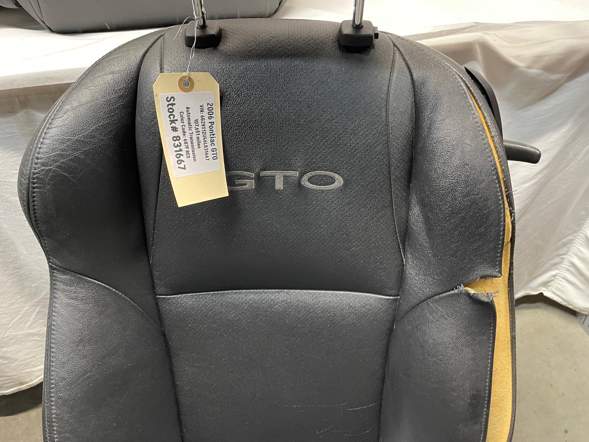2006 Pontiac GTO Seats Front and Rear Black Leather OEM - Day's Parts Yard
