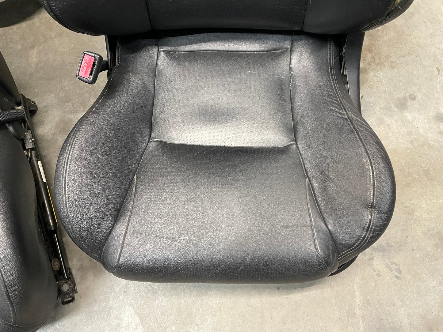 2006 Pontiac GTO Seats Front and Rear Black Leather OEM - Day's Parts Yard