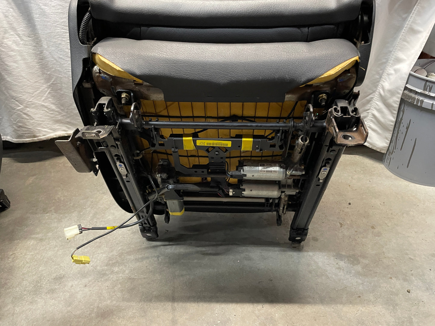 2006 Pontiac GTO Seats Front and Rear Black Leather OEM - Day's Parts Yard