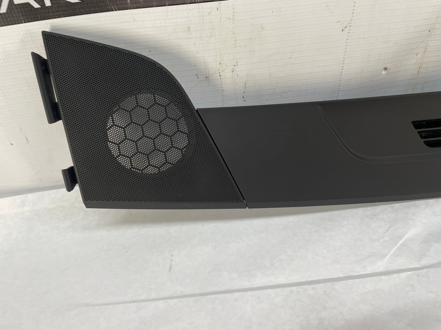 2009 Cadillac CTS-V Dashboard Dash Vent Windshield Defroster Trim Panel Grille OEM - Day's Parts Yard