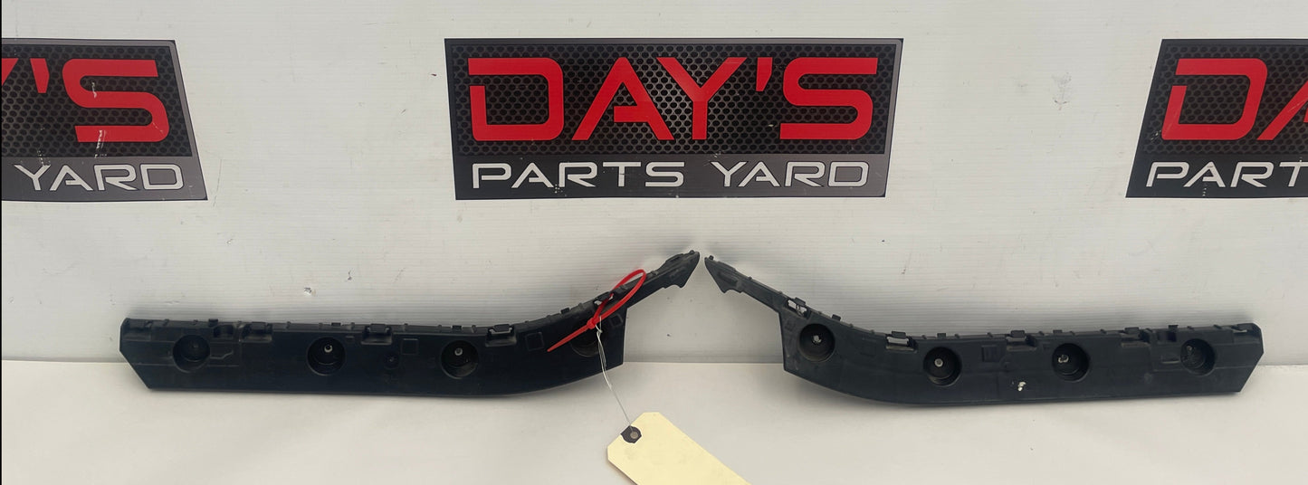 2020 Chevy Camaro SS  RH & LH Rear Bumper Retainer Brackets OEM