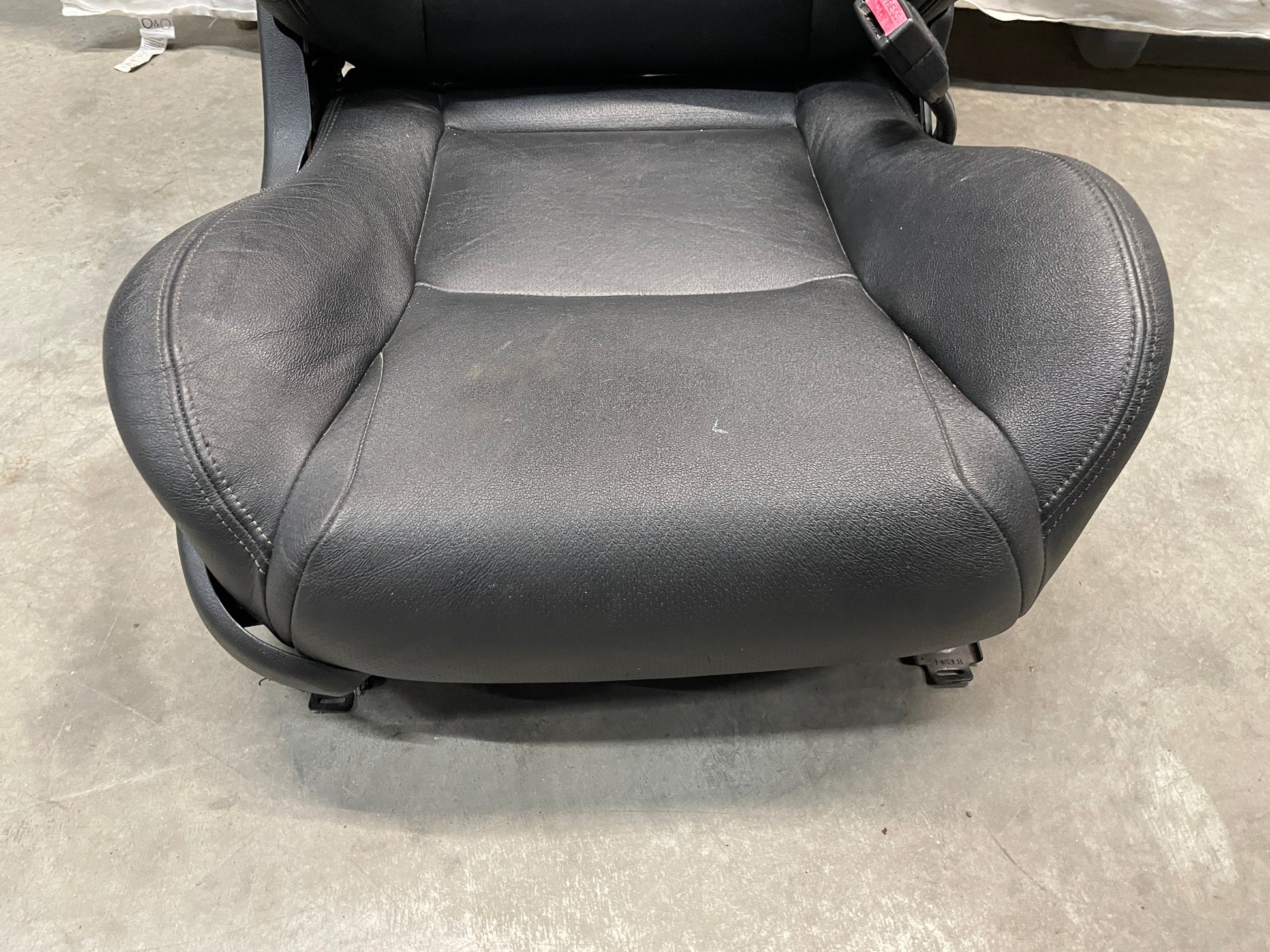 2006 Pontiac GTO Seats Front and Rear Black Leather OEM - Day's Parts Yard