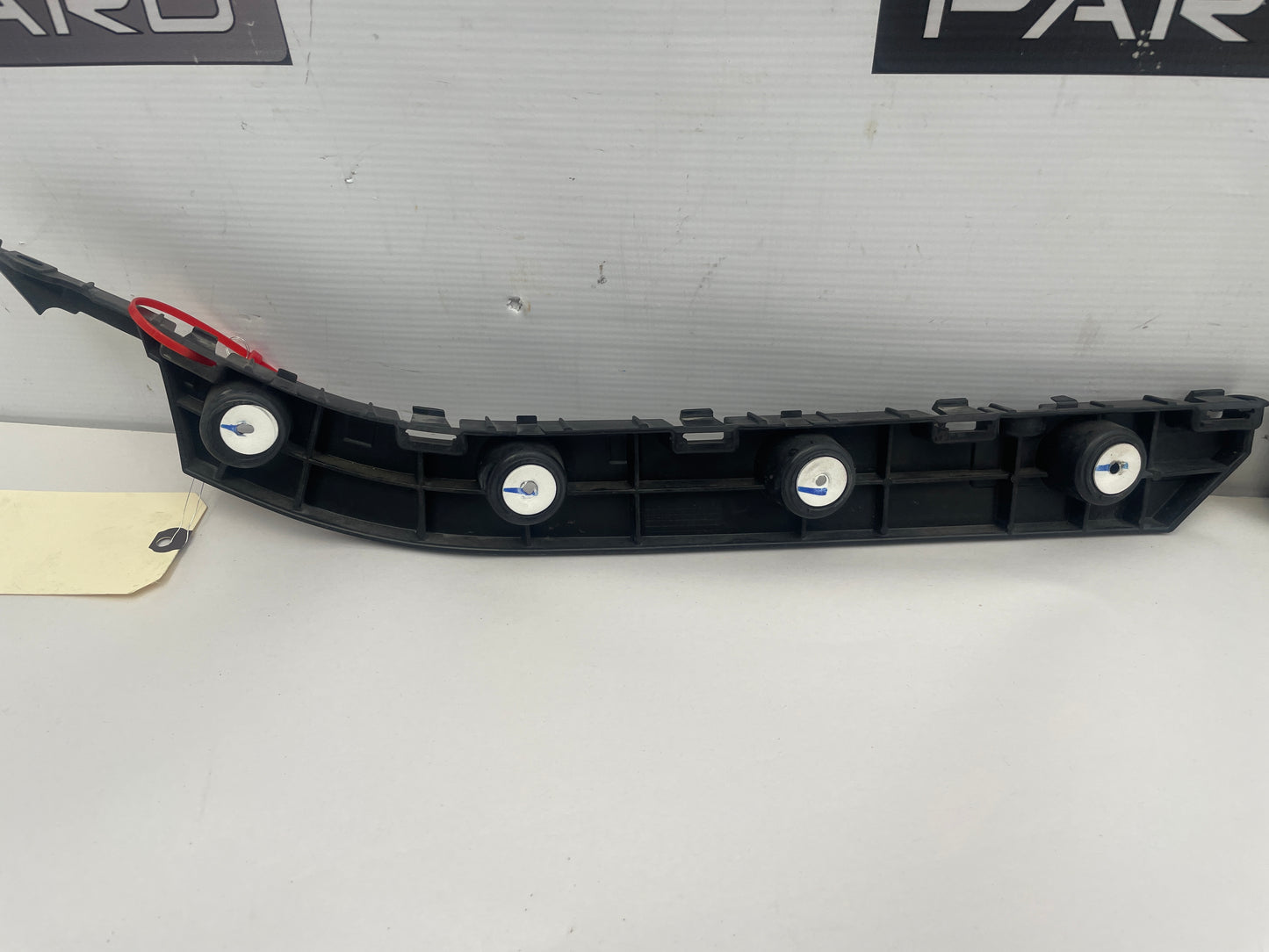 2020 Chevy Camaro SS  RH & LH Rear Bumper Retainer Brackets OEM